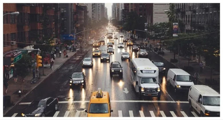 ट्रैफिक पुलिस जबरदस्ती निकाल सकती हैं बाइक की चाबी? जानें,क्या कहता हैं कानून! 6 MixCollage 28 Dec 2024 08 08 PM 4010