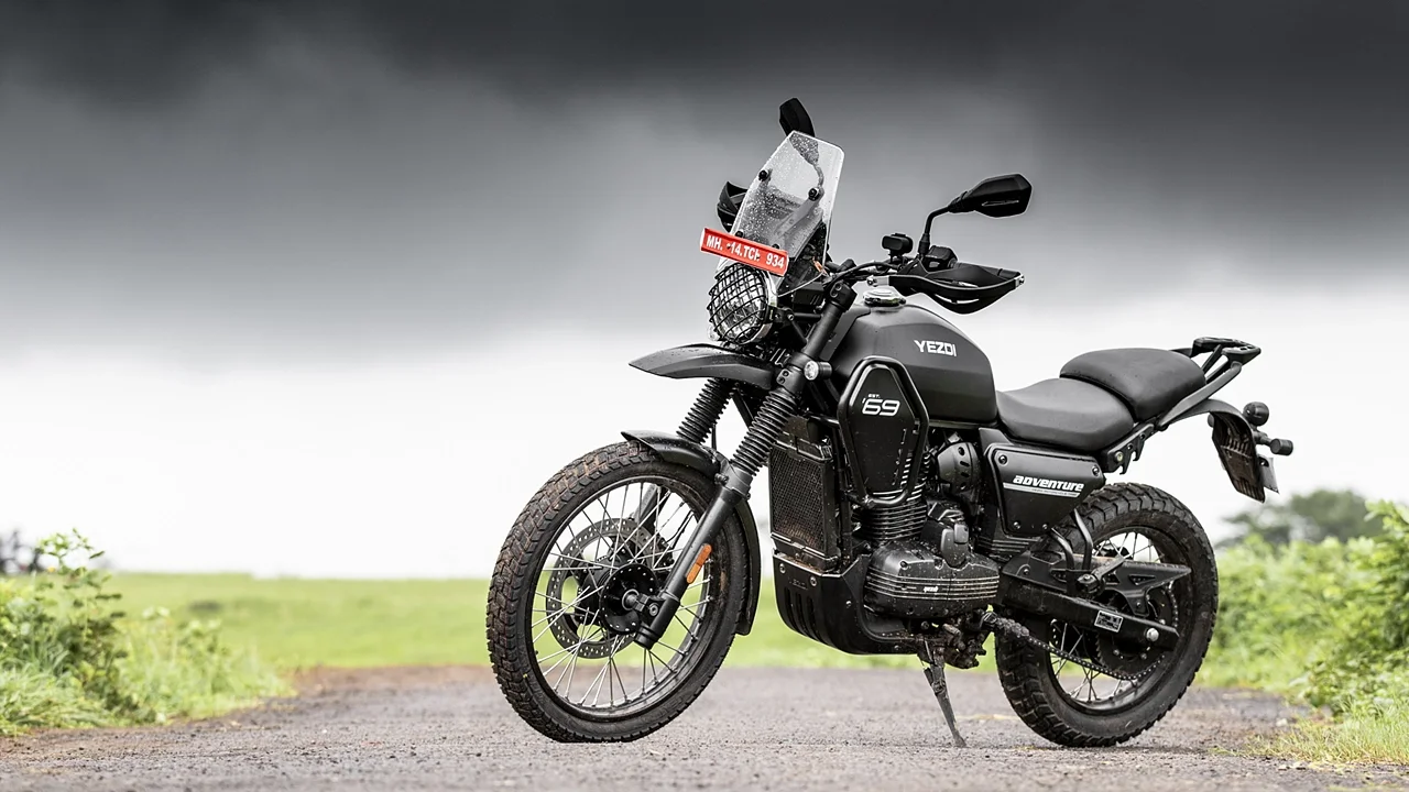 Bikes for Long Distance Rides in India: लम्बी दुरी की यात्रा के लिए बेस्ट 5 बाइक्स, रोड़ ट्रिप में मिलेगा शानदार अनुभव 8 adventure left front three quarter